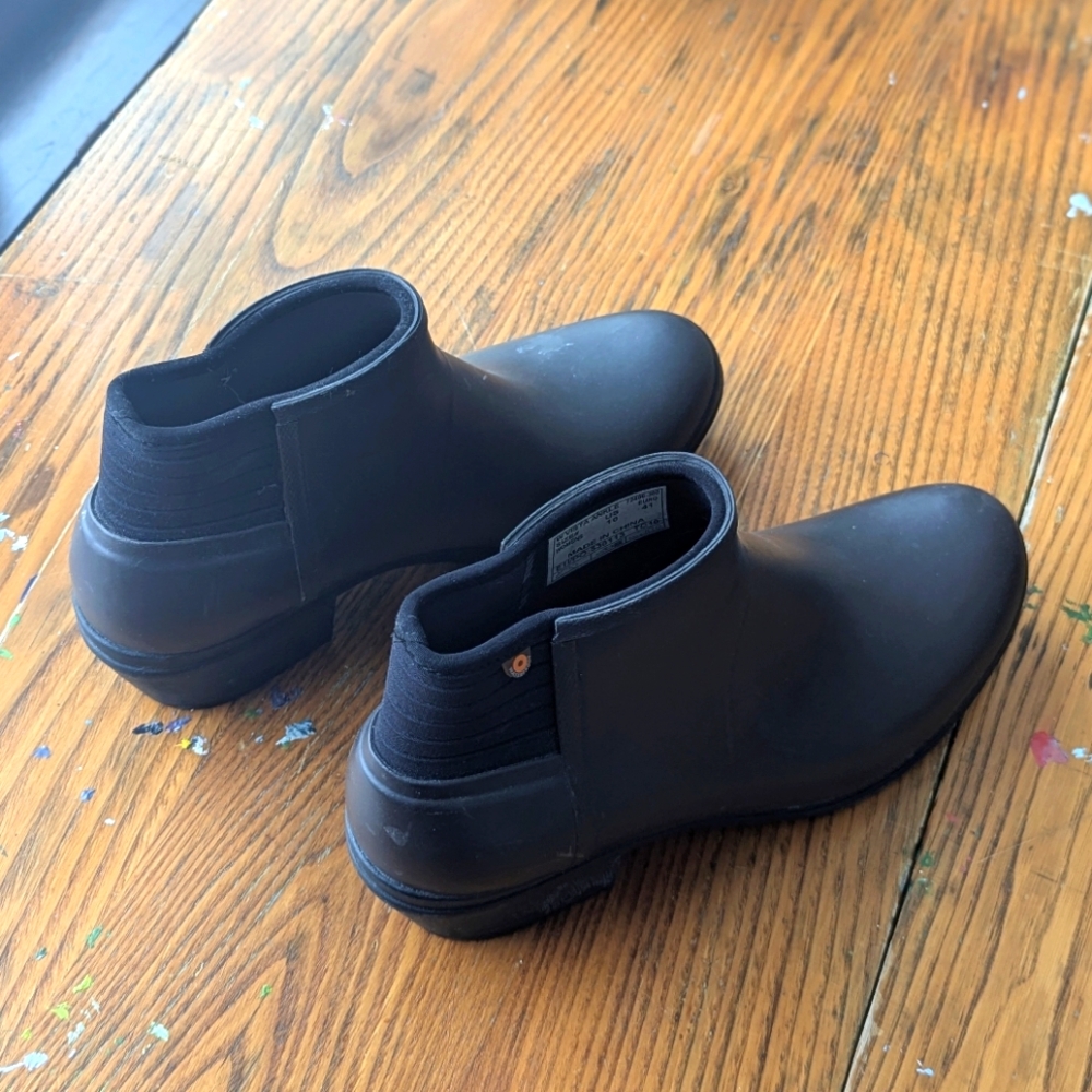 Bogs Women's Black Ankle rain boots